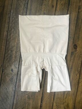 SPANX Assets High-Waist Maternity Short